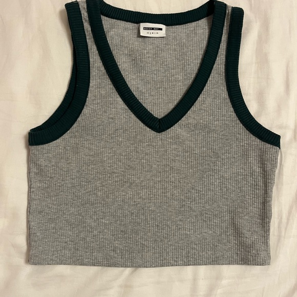 Grey and dark green crop top - Picture 1 of 2